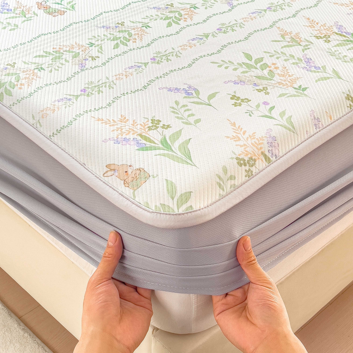 91家纺网 家纺一手货源 找家纺 孩子王家纺 2026春夏新款夏季花卉冰丝凉席凉感值过0.21冰豆豆A类可机洗学生宿舍空调软席 洛克庄园 床笠款