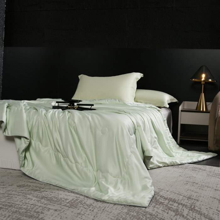 91家纺网 家纺一手货源 找家纺 枕星记忆枕 2026新款水洗真丝夏被 水洗真丝浅绿