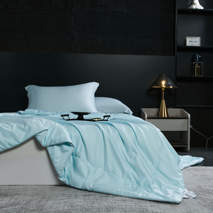 91家纺网 家纺一手货源 找家纺 枕星记忆枕 2026新款水洗真丝夏被 水洗真丝湖蓝