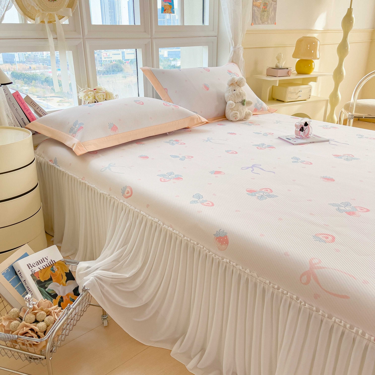 91家纺网 家纺一手货源 找家纺 孩子王家纺 2026春夏新款夏季花卉冰丝凉席凉感值过0.21冰豆豆A类可机洗学生宿舍空调软席 草莓甜心 床裙款