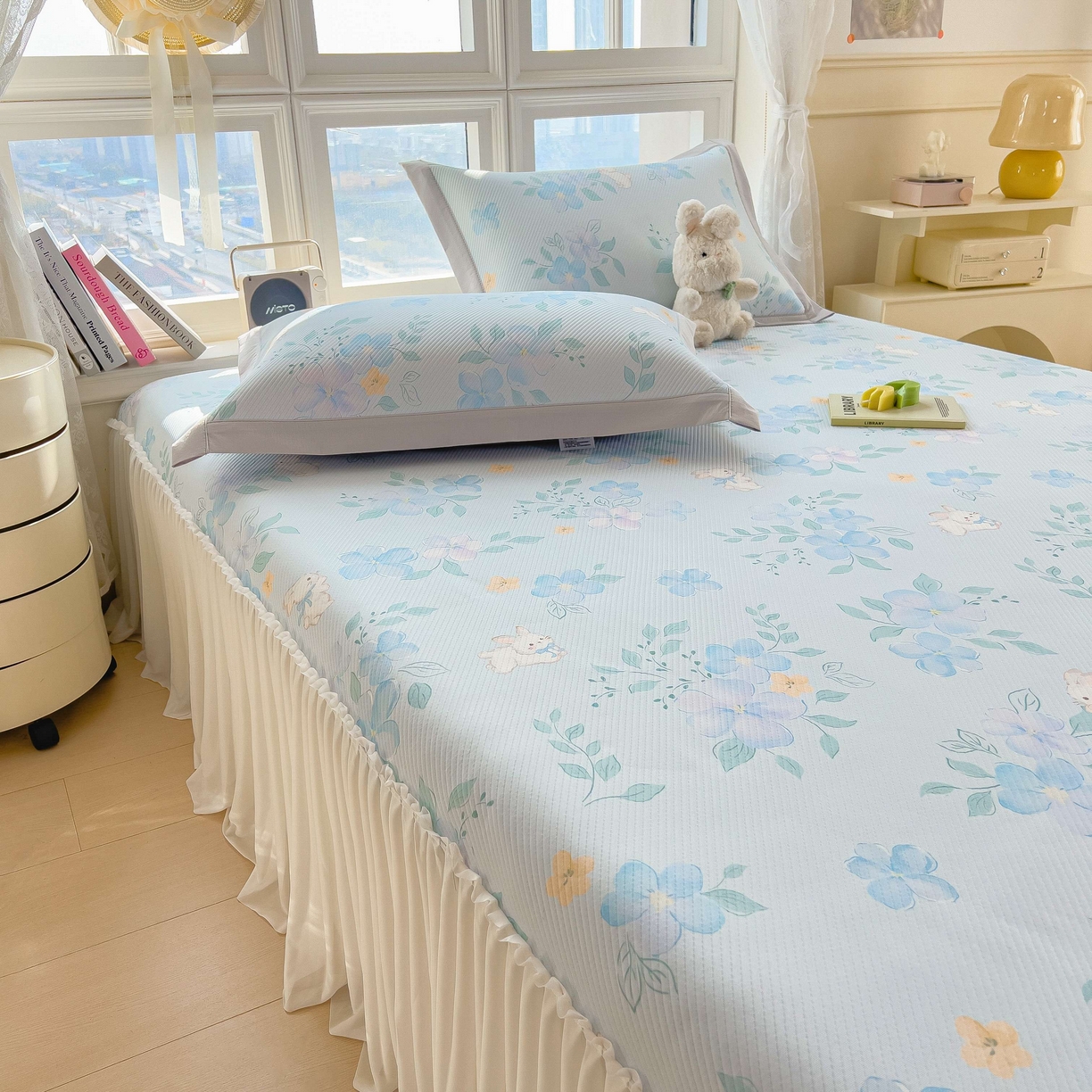 91家纺网 家纺一手货源 找家纺 孩子王家纺 2026春夏新款夏季花卉冰丝凉席凉感值过0.21冰豆豆A类可机洗学生宿舍空调软席 春漫庭 床裙款