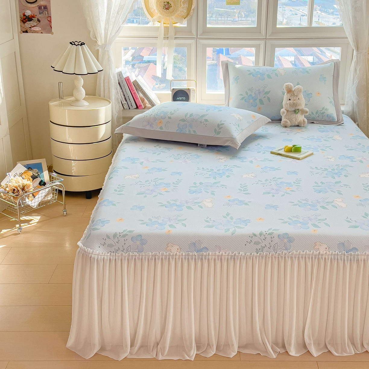 91家纺网 家纺一手货源 找家纺 孩子王家纺 2026春夏新款夏季花卉冰丝凉席凉感值过0.21冰豆豆A类可机洗学生宿舍空调软席 春漫庭 床裙款