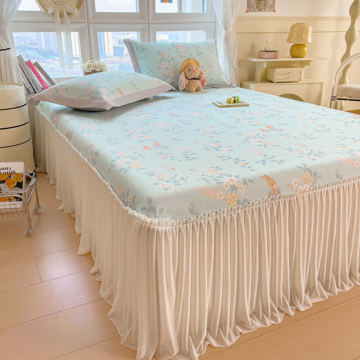 91家纺网 家纺一手货源 找家纺 孩子王家纺 2026春夏新款夏季花卉冰丝凉席凉感值过0.21冰豆豆A类可机洗学生宿舍空调软席 丛林小兔 床裙款