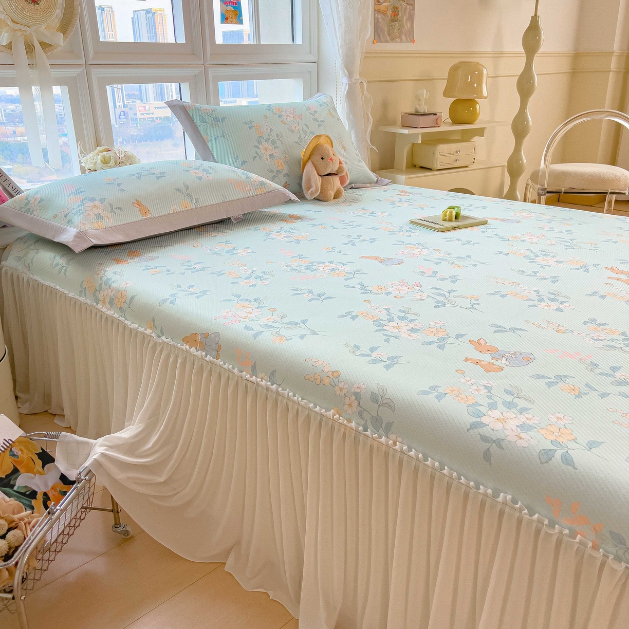 91家纺网 家纺一手货源 找家纺 孩子王家纺 2026春夏新款夏季花卉冰丝凉席凉感值过0.21冰豆豆A类可机洗学生宿舍空调软席 丛林小兔 床裙款