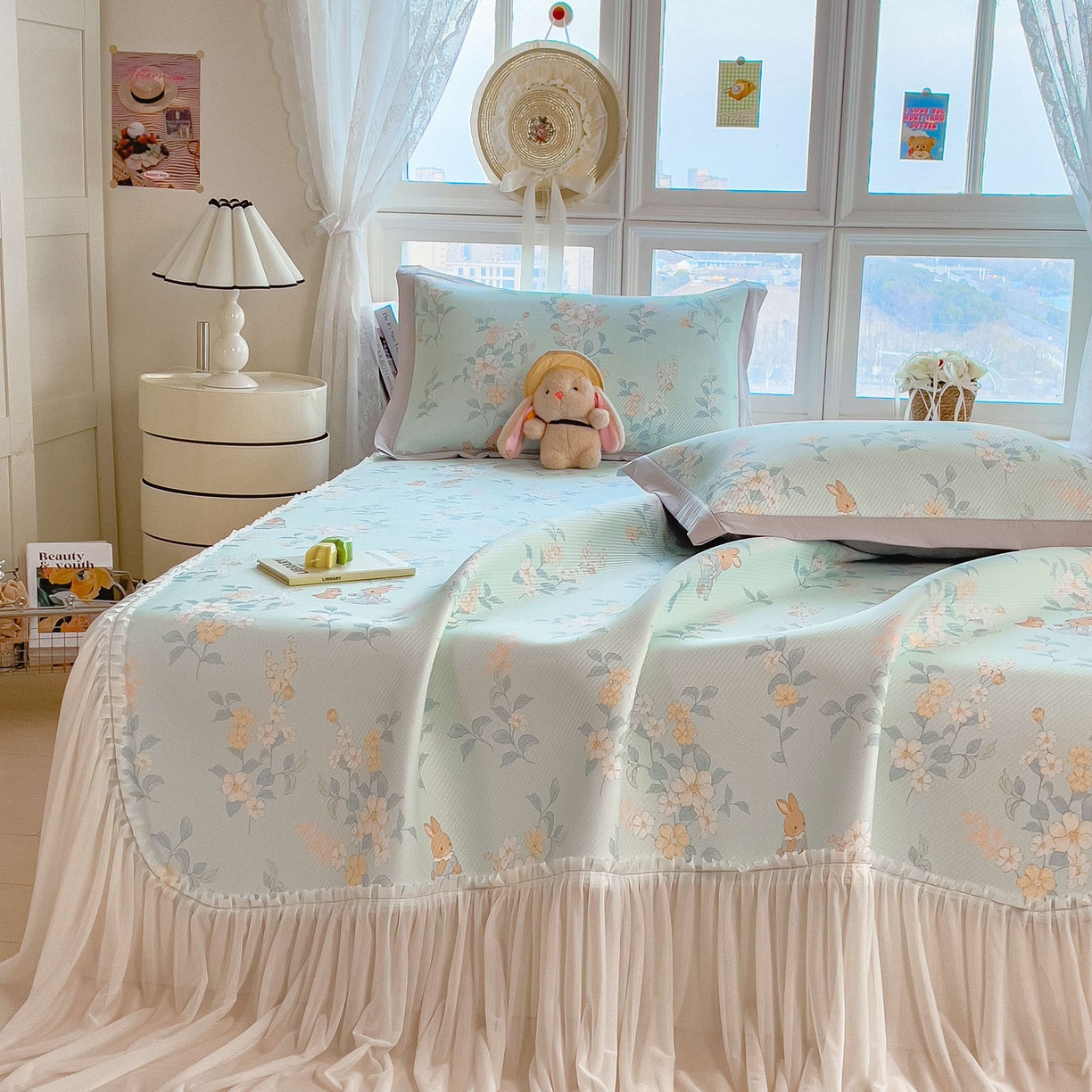 91家纺网 家纺一手货源 找家纺 孩子王家纺 2026春夏新款夏季花卉冰丝凉席凉感值过0.21冰豆豆A类可机洗学生宿舍空调软席 丛林小兔 床裙款