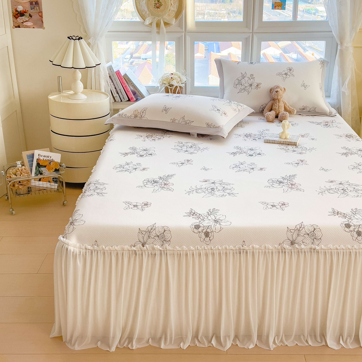 91家纺网 家纺一手货源 找家纺 孩子王家纺 2026春夏新款夏季花卉冰丝凉席凉感值过0.21冰豆豆A类可机洗学生宿舍空调软席 花影 床裙款