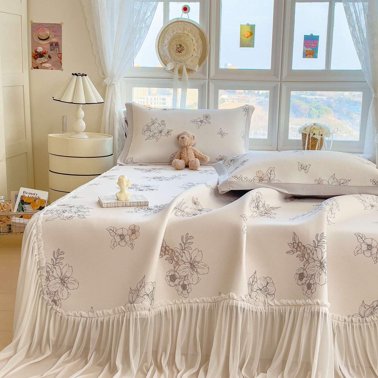 91家纺网 家纺一手货源 找家纺 孩子王家纺 2026春夏新款夏季花卉冰丝凉席凉感值过0.21冰豆豆A类可机洗学生宿舍空调软席 花影 床裙款