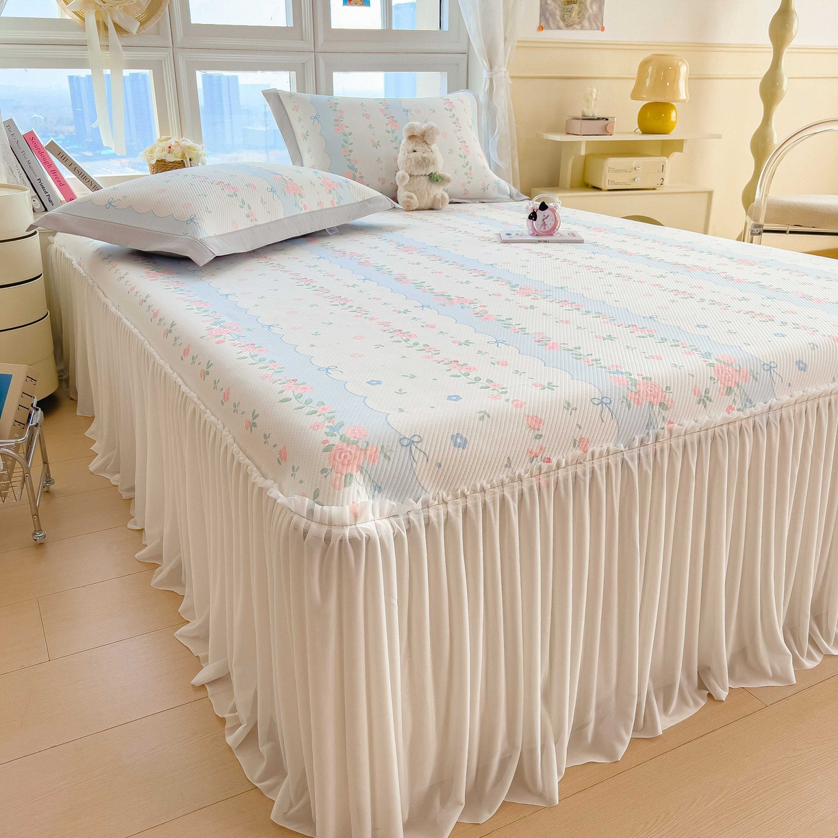 91家纺网 家纺一手货源 找家纺 孩子王家纺 2026春夏新款夏季花卉冰丝凉席凉感值过0.21冰豆豆A类可机洗学生宿舍空调软席 花知晓 床裙款