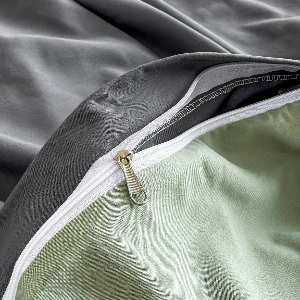 91家纺网 家纺一手货源 找家纺 佑泽家纺 2026新款亲肤水洗棉四件套 深灰抹茶