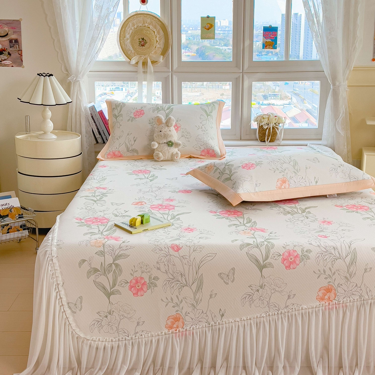 91家纺网 家纺一手货源 找家纺 孩子王家纺 2026春夏新款夏季花卉冰丝凉席凉感值过0.21冰豆豆A类可机洗学生宿舍空调软席 牡丹粉 床裙款