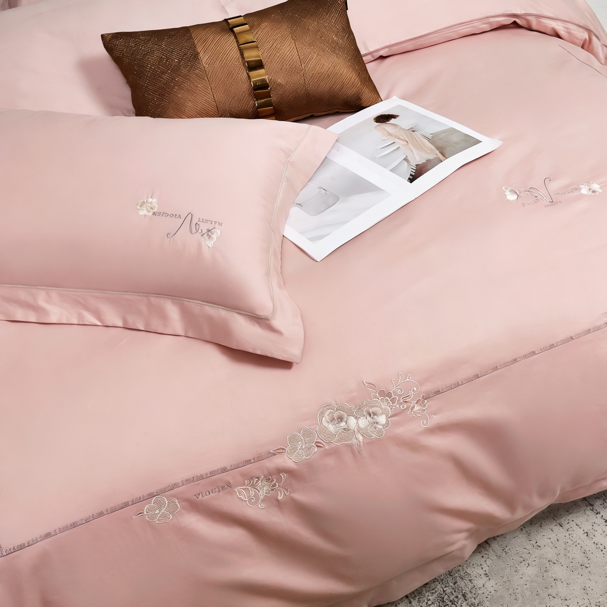 91家纺网 家纺一手货源 找家纺 U品汇 2026全棉纯棉刺绣花四件套40支长绒棉100%棉礼盒包装 华庭韵-藕粉玉