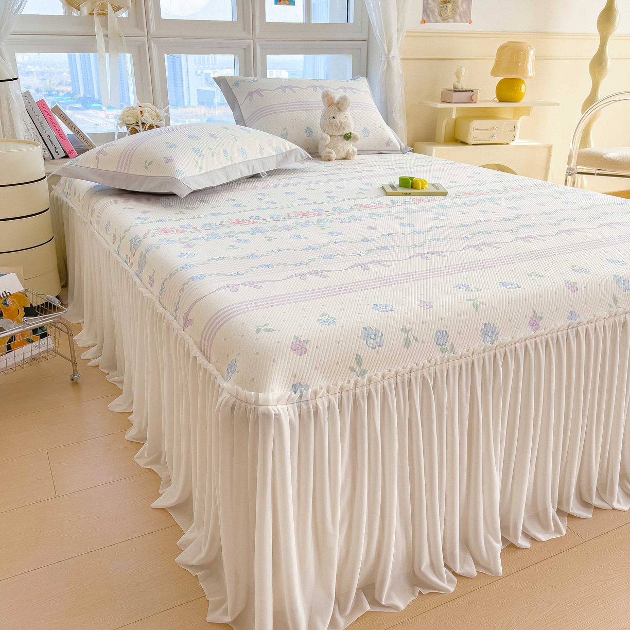 91家纺网 家纺一手货源 找家纺 孩子王家纺 2026春夏新款夏季花卉冰丝凉席凉感值过0.21冰豆豆A类可机洗学生宿舍空调软席 田园之家 床裙款