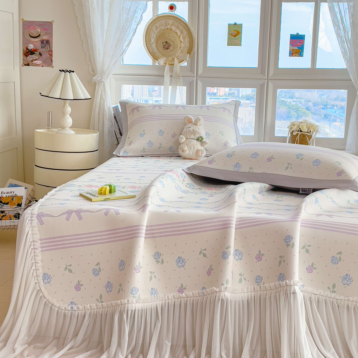 91家纺网 家纺一手货源 找家纺 孩子王家纺 2026春夏新款夏季花卉冰丝凉席凉感值过0.21冰豆豆A类可机洗学生宿舍空调软席 田园之家 床裙款