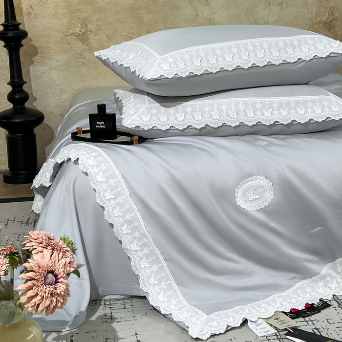 91家纺网 家纺一手货源 找家纺 桂雅居家纺 2026新款百支天丝（酵素水洗工艺）-维纳斯法式女神被（单夏被充值会员-15，夏被四件套充值会员-20，送精美包装） 斯卡其灰