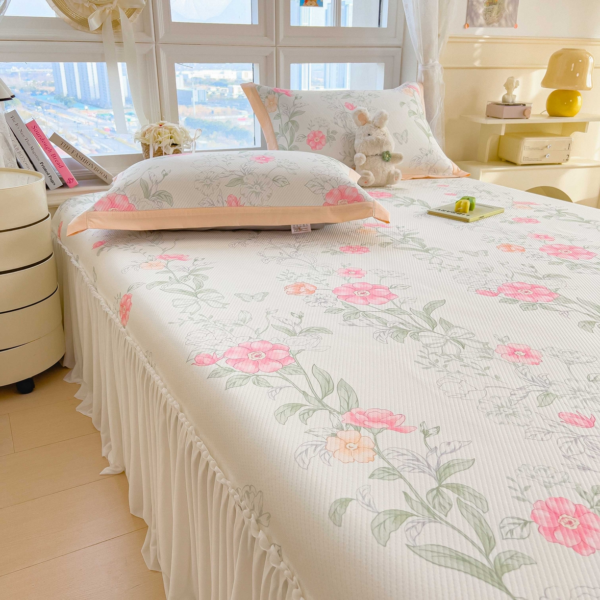 91家纺网 家纺一手货源 找家纺 孩子王家纺 2026春夏新款夏季花卉冰丝凉席凉感值过0.21冰豆豆A类可机洗学生宿舍空调软席 牡丹粉 床裙款