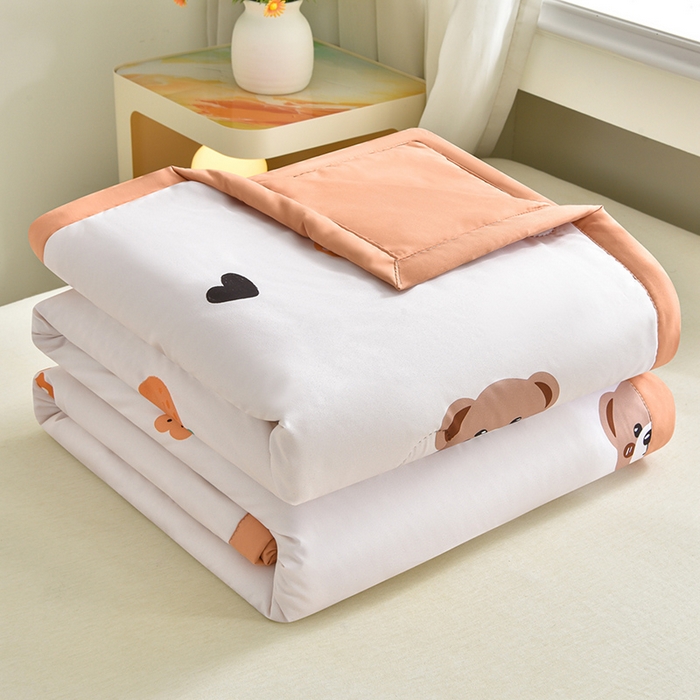 91家纺网 家纺一手货源 找家纺 念家居 2026新款水洗棉夏被夏凉被空调被直播爆款 橘色小熊