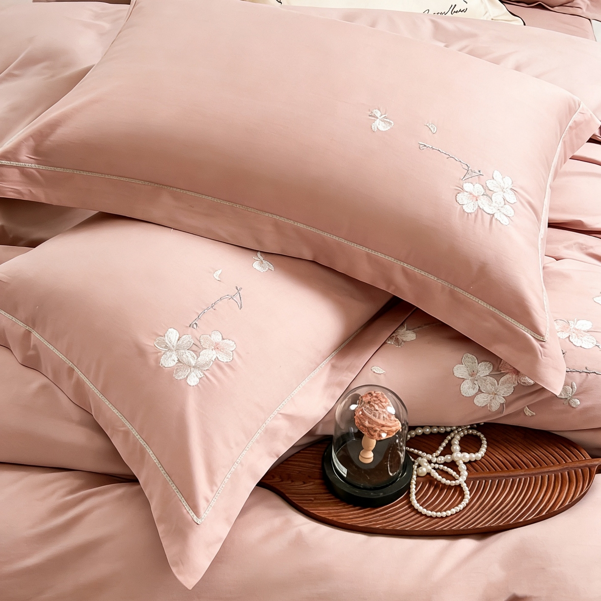 91家纺网 家纺一手货源 找家纺 U品汇 2026全棉纯棉刺绣花四件套40支长绒棉100%棉礼盒包装 梦娜-海棠粉