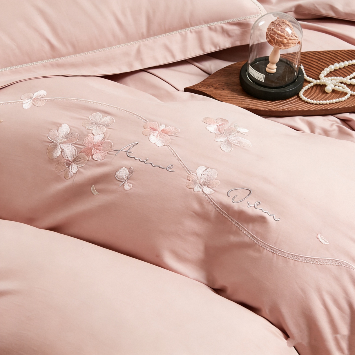 91家纺网 家纺一手货源 找家纺 U品汇 2026全棉纯棉刺绣花四件套40支长绒棉100%棉礼盒包装 梦娜-海棠粉