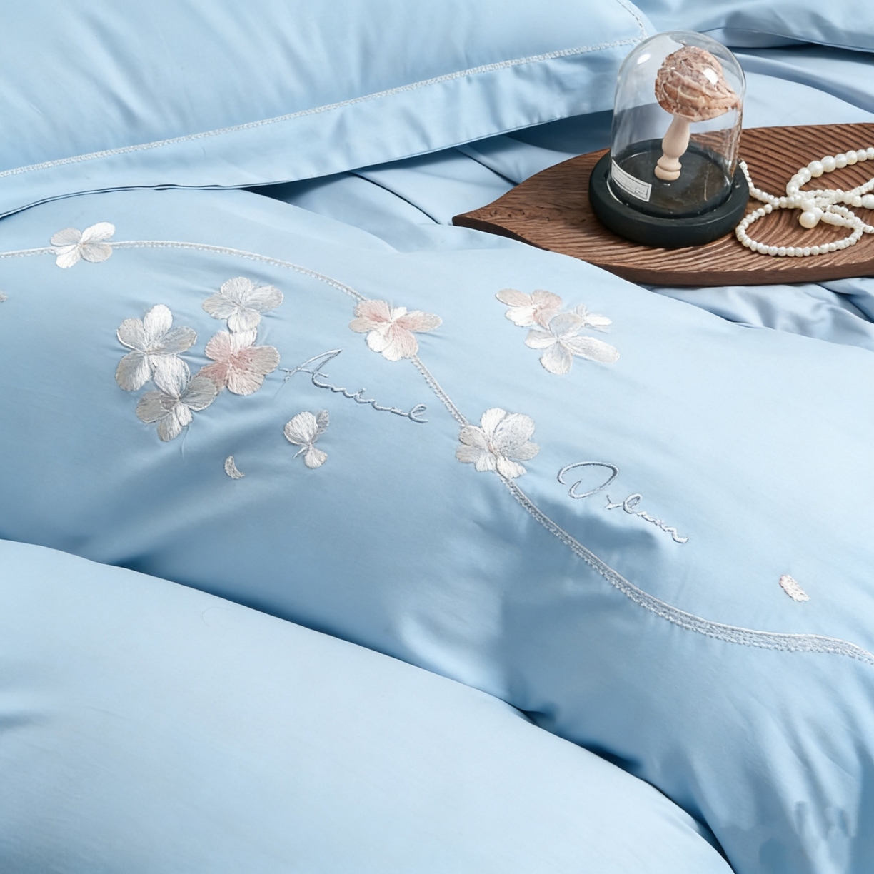 91家纺网 家纺一手货源 找家纺 U品汇 2026全棉纯棉刺绣花四件套40支长绒棉100%棉礼盒包装 梦娜-天蓝