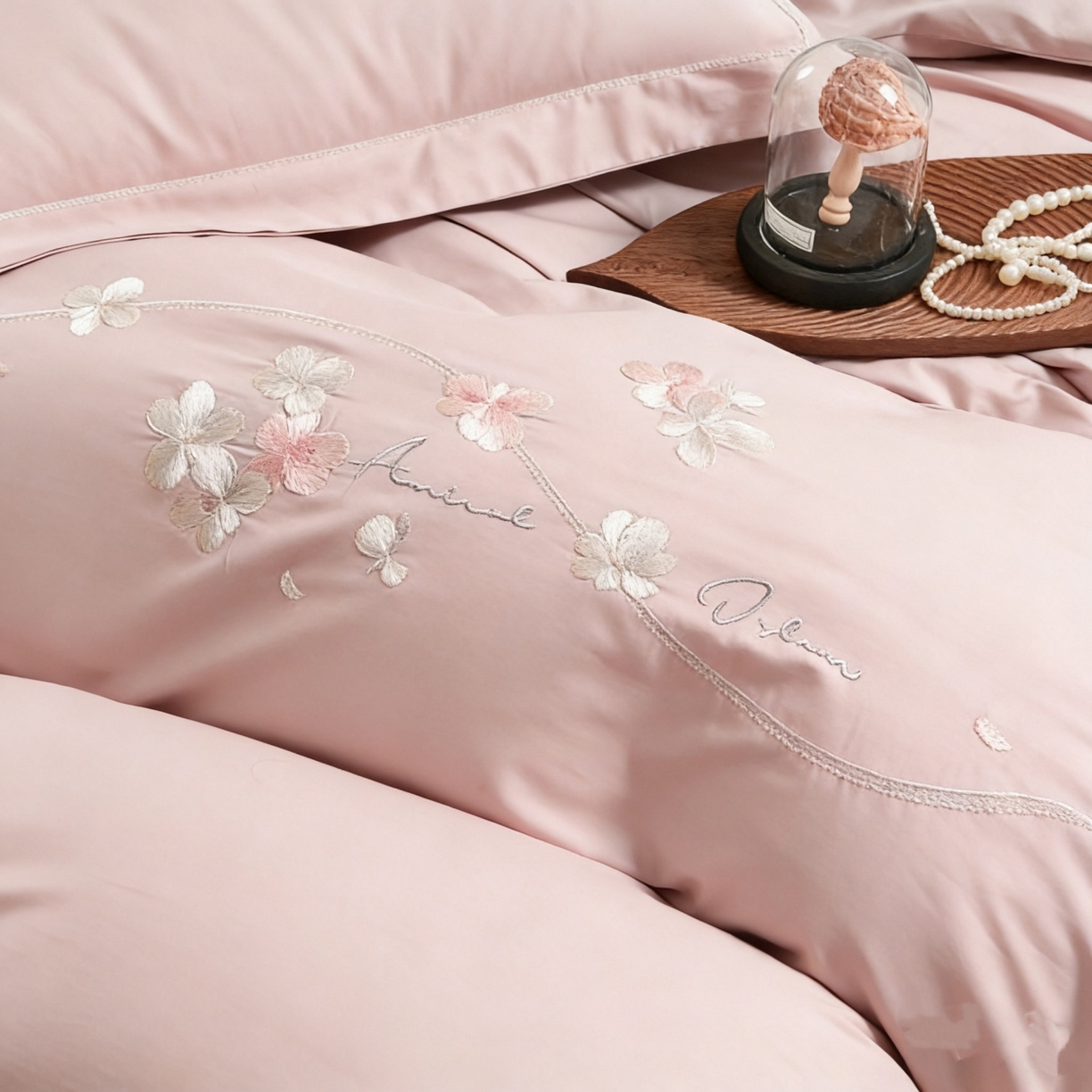 91家纺网 家纺一手货源 找家纺 U品汇 2026全棉纯棉刺绣花四件套40支长绒棉100%棉礼盒包装 梦娜-优雅粉