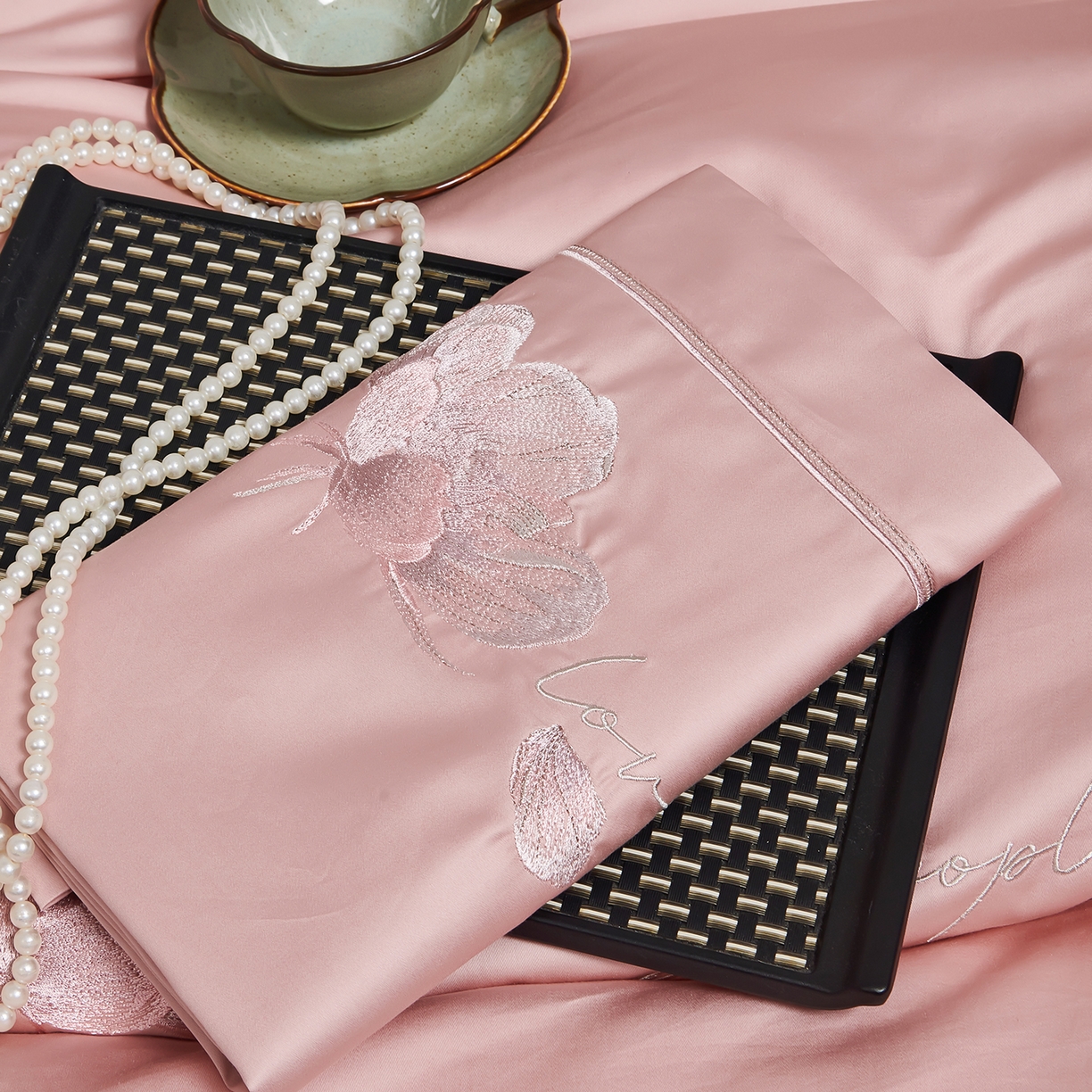 91家纺网 家纺一手货源 找家纺 （总）U品汇 2026新款全棉纯棉长绒棉60S双股贡缎刺绣花四件套夏季丝滑透气礼盒包装100%棉