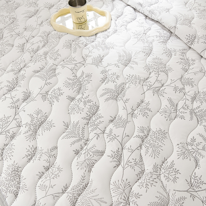 91家纺网 家纺一手货源 找家纺 圣楚家纺 2026新款清柔水洗夏被被子被芯 诺言