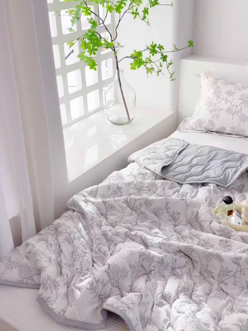 91家纺网 家纺一手货源 找家纺 圣楚家纺 2026新款清柔水洗夏被被子被芯 诺言