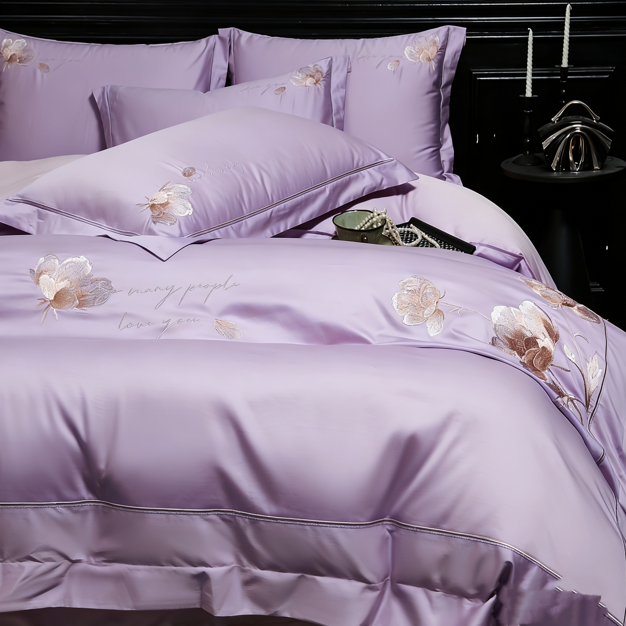 91家纺网 家纺一手货源 找家纺 U品汇 2026新款全棉纯棉长绒棉60S双股贡缎刺绣花四件套夏季丝滑透气礼盒包装100%棉 赫莲娜-芋泥紫