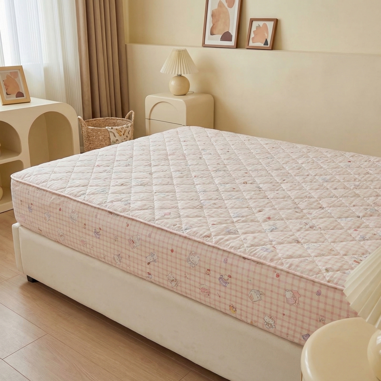 91家纺网 家纺一手货源 找家纺 U品汇 2026A类全棉夹棉床笠床罩单件隔尿透气床垫加厚防尘可水洗保护套 甜心小咪