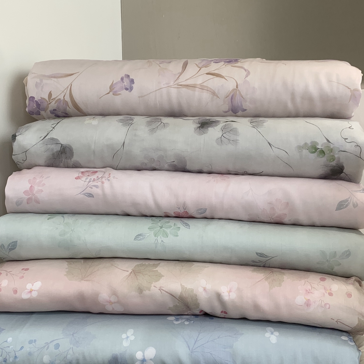 91家纺网 家纺一手货源 找家纺 ROZ home 蕊姿家居 2026新款天丝棉夏被夏凉被空调被 组合图仅供展示不可下单