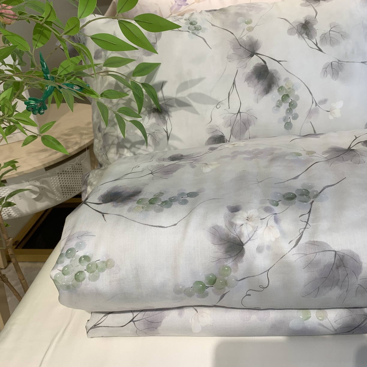 91家纺网 家纺一手货源 找家纺 ROZ home 蕊姿家居 2026新款天丝棉夏被夏凉被空调被 葡萄-绿