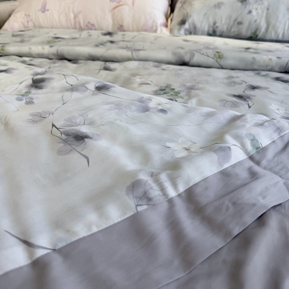 91家纺网 家纺一手货源 找家纺 ROZ home 蕊姿家居 2026新款天丝棉夏被夏凉被空调被 葡萄-绿