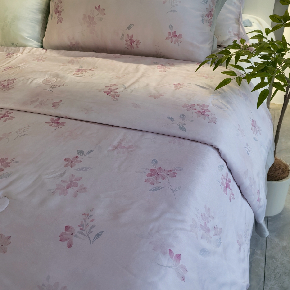 91家纺网 家纺一手货源 找家纺 ROZ home 蕊姿家居 2026新款天丝棉夏被夏凉被空调被 浮香-粉