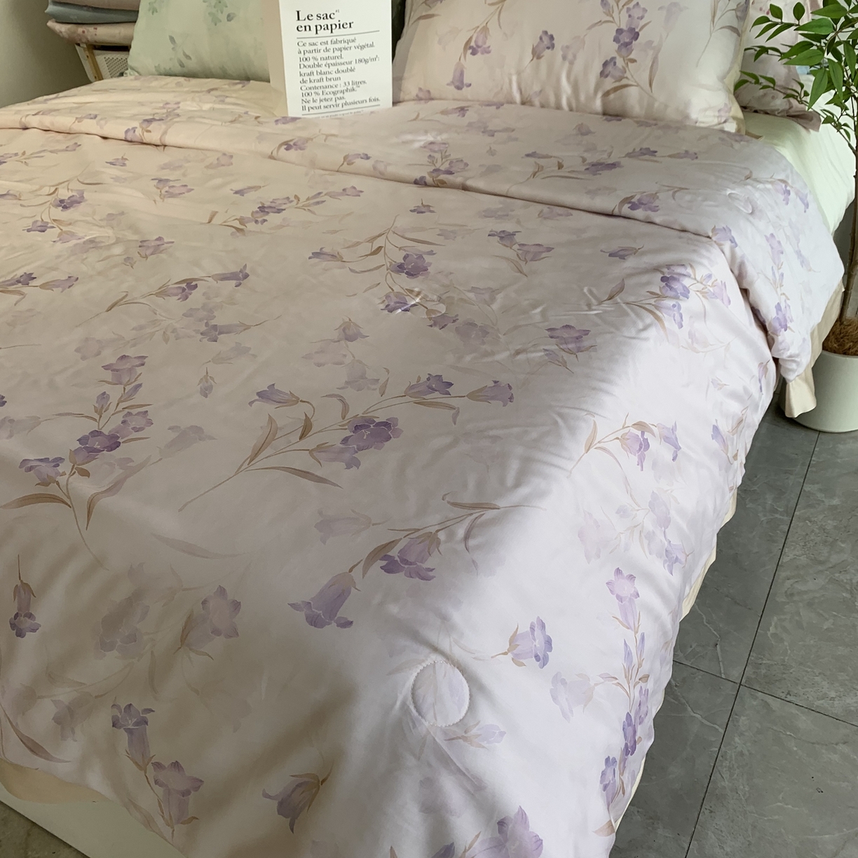 91家纺网 家纺一手货源 找家纺 ROZ home 蕊姿家居 2026新款天丝棉夏被夏凉被空调被 风铃草-香槟