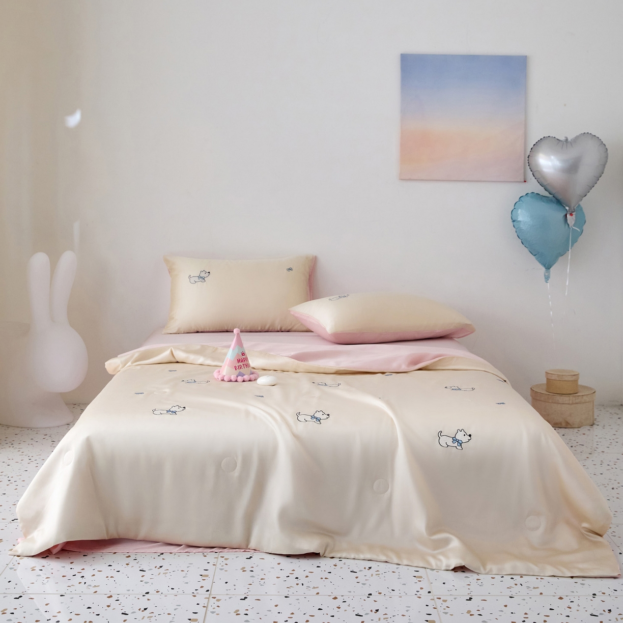 91家纺网 家纺一手货源 找家纺 花愿（原花纪） 2026新款水洗冰丝刺绣夏被夏凉被空调被-爱彼 爱彼-奶昔白+奶油粉