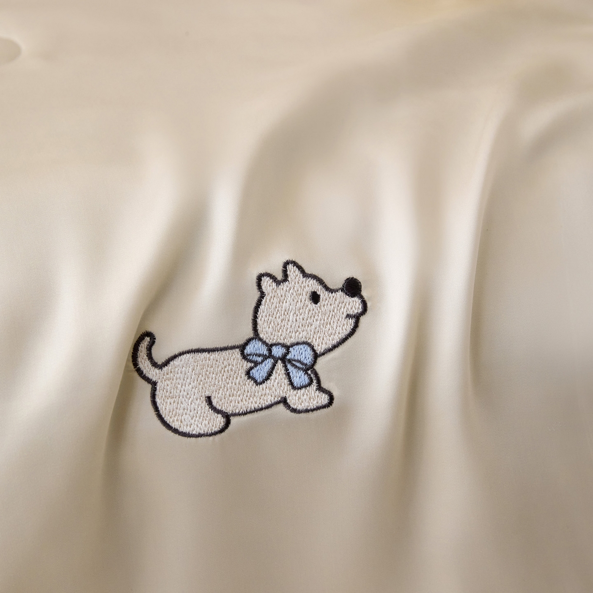 91家纺网 家纺一手货源 找家纺 花愿（原花纪） 2026新款水洗冰丝刺绣夏被夏凉被空调被-爱彼 爱彼-奶昔白+天空蓝