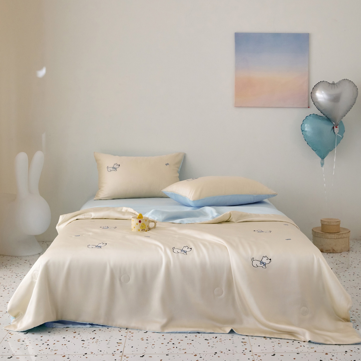 91家纺网 家纺一手货源 找家纺 花愿（原花纪） 2026新款水洗冰丝刺绣夏被夏凉被空调被-爱彼 爱彼-奶昔白+天空蓝