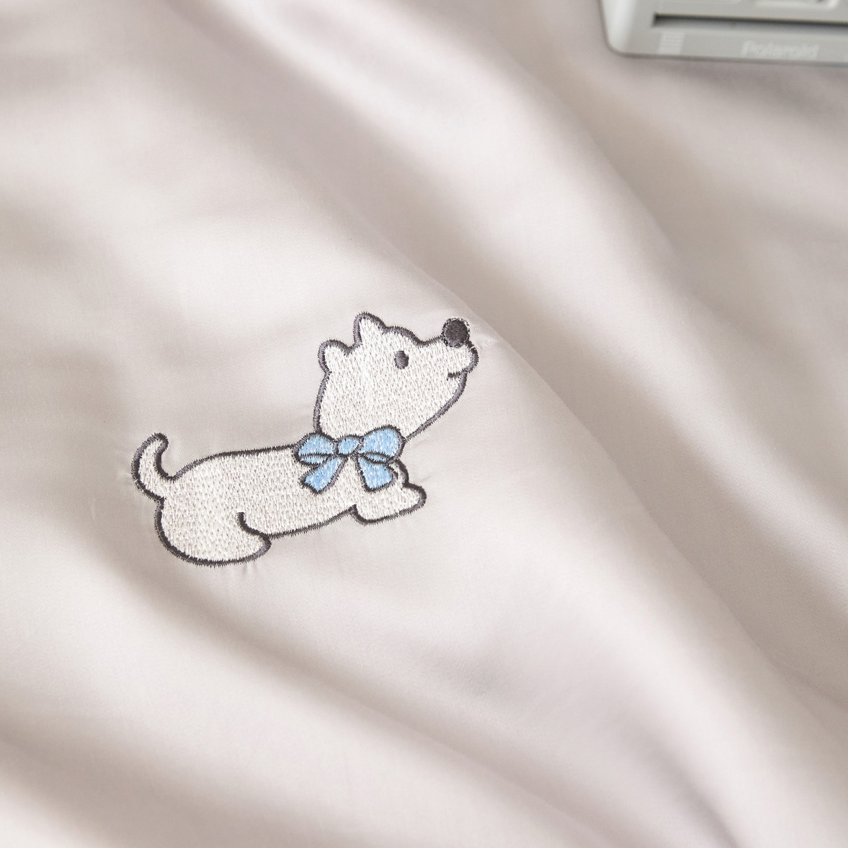 91家纺网 家纺一手货源 找家纺 花愿（原花纪） 2026新款水洗冰丝刺绣夏被夏凉被空调被-爱彼 爱彼-山灰+中灰