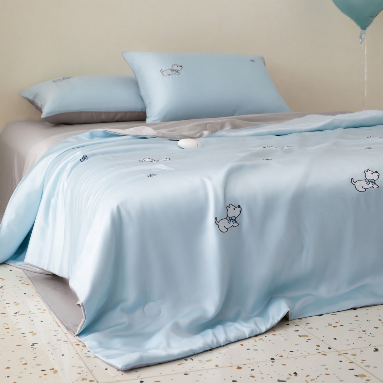 91家纺网 家纺一手货源 找家纺 花愿（原花纪） 2026新款水洗冰丝刺绣夏被夏凉被空调被-爱彼 爱彼-天空蓝+山灰