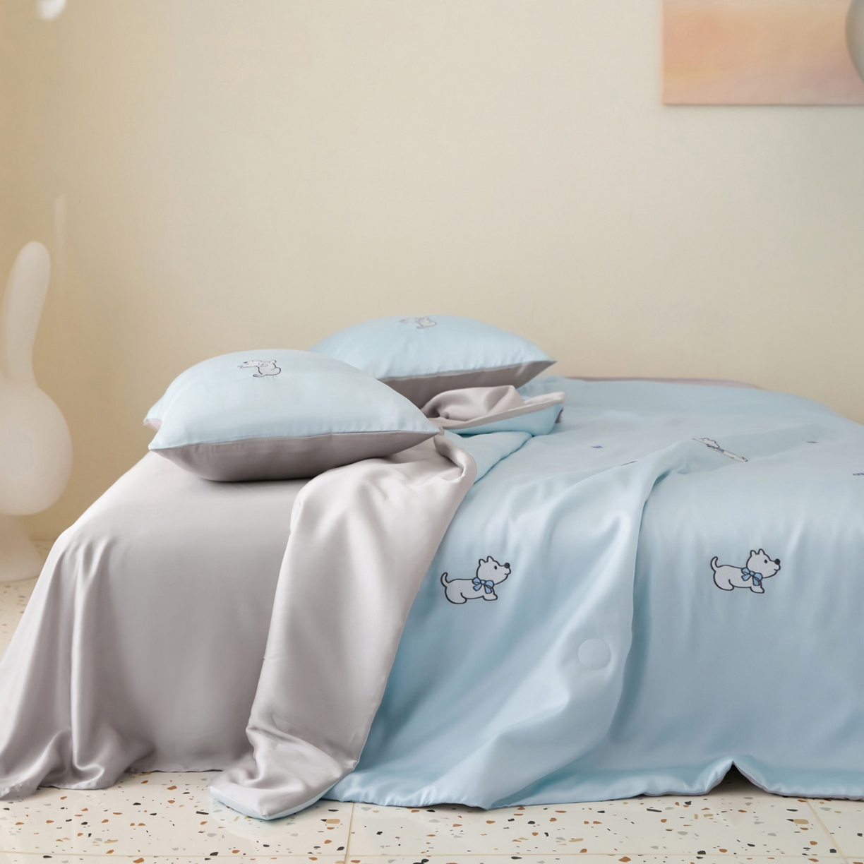 91家纺网 家纺一手货源 找家纺 花愿（原花纪） 2026新款水洗冰丝刺绣夏被夏凉被空调被-爱彼 爱彼-天空蓝+山灰