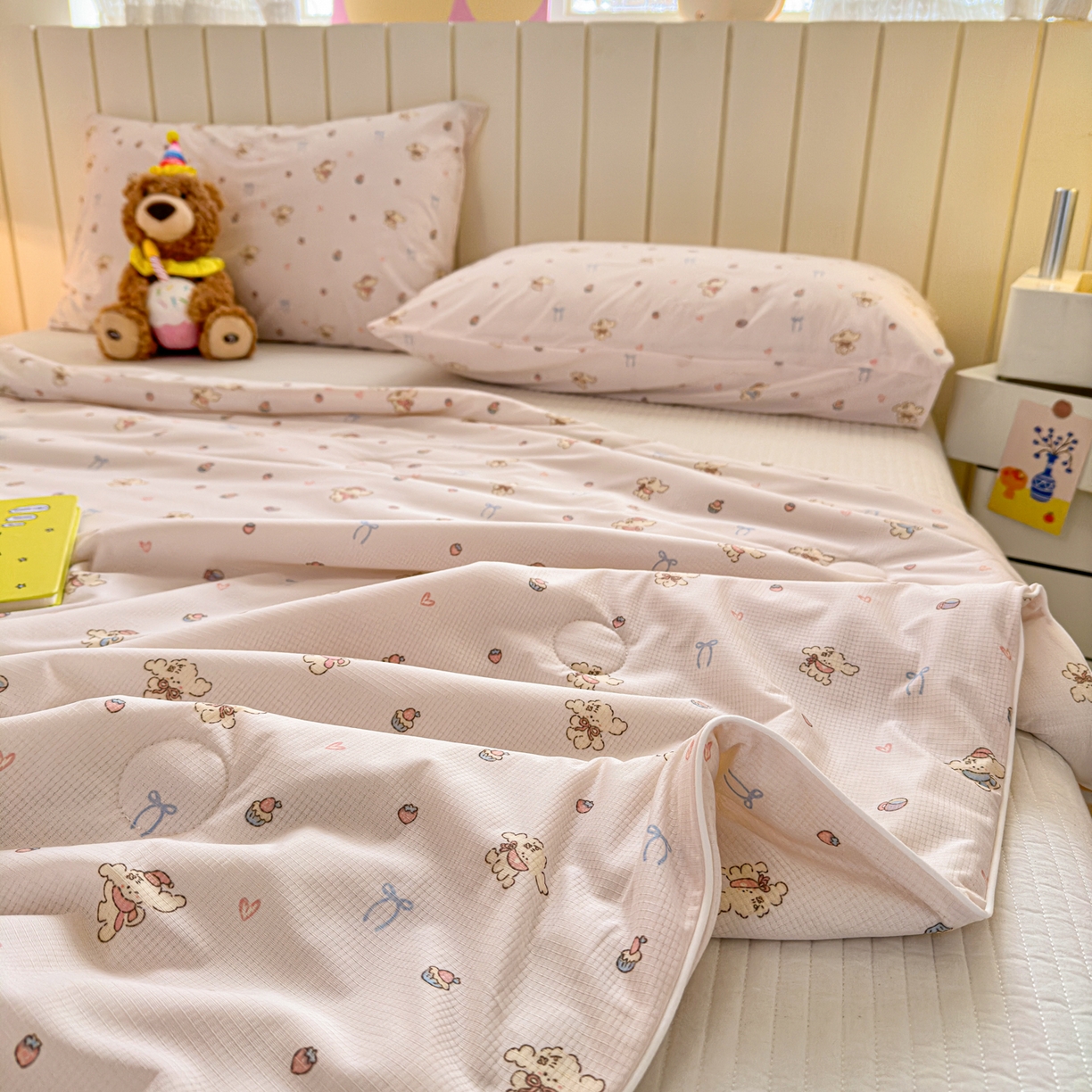 91家纺网 家纺一手货源 找家纺 寐居家纺 2026新款清爽凉感丝夏被夏凉被空调被 粉粟小狗