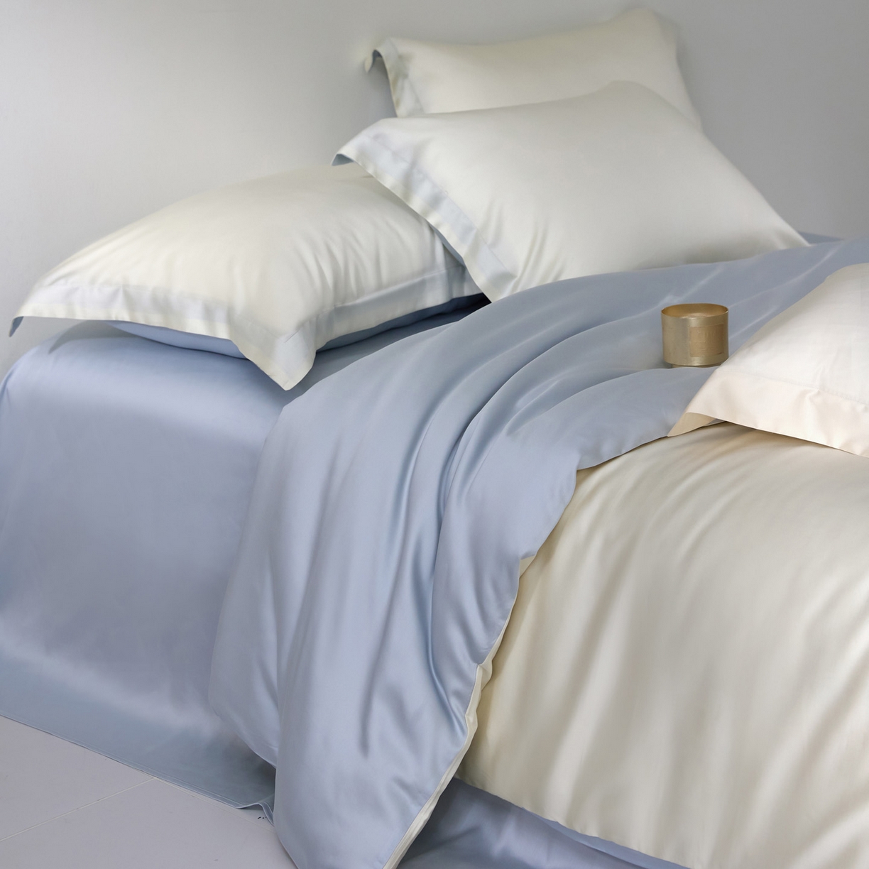 91家纺网 家纺一手货源 找家纺 花愿（原花纪） 2026春夏新款全棉纯棉纯色双拼四件套-安娜 安娜-奶油白+浅天蓝