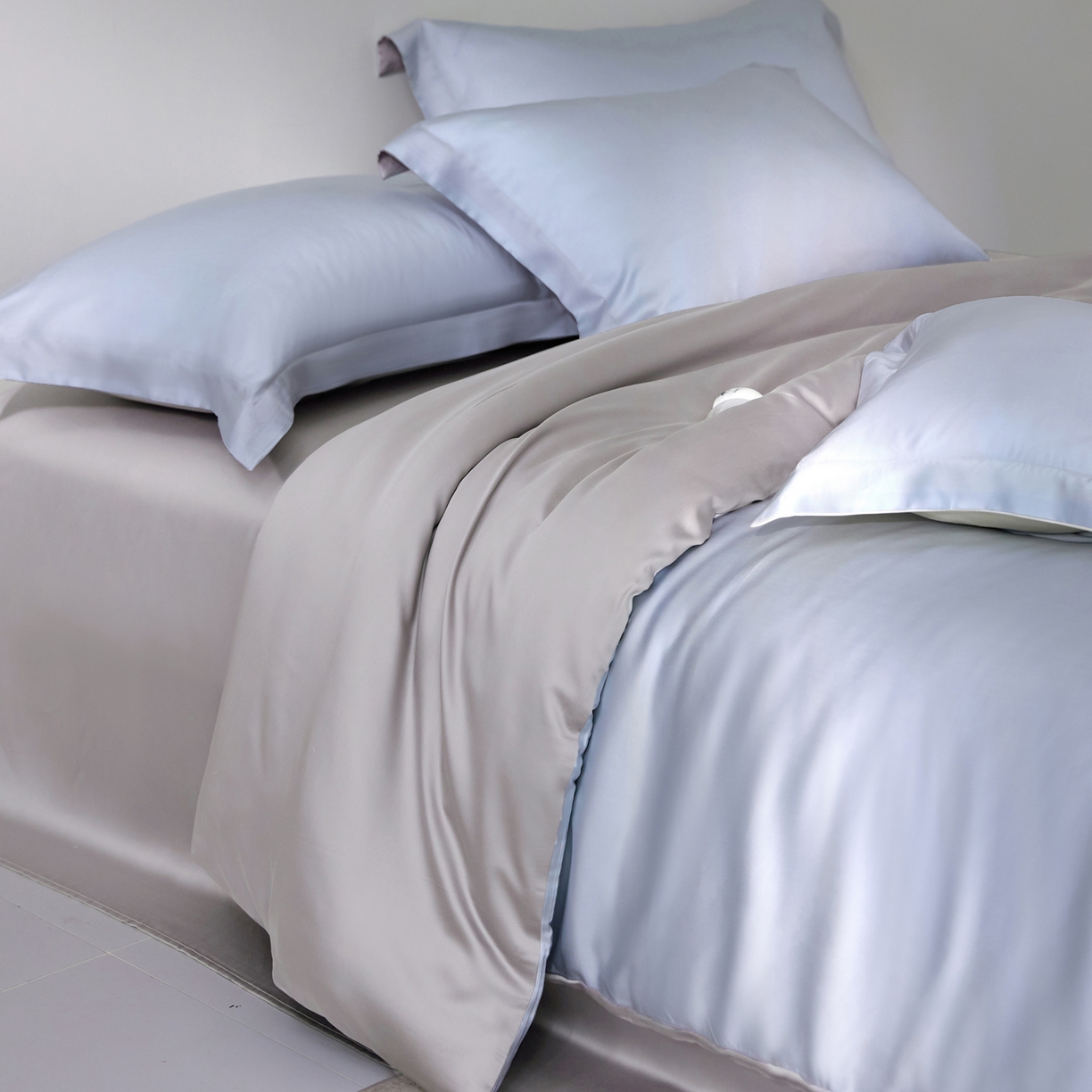 91家纺网 家纺一手货源 找家纺 花愿（原花纪） 2026春夏新款全棉纯棉纯色双拼四件套-安娜 安娜-浅天蓝+珍珠灰