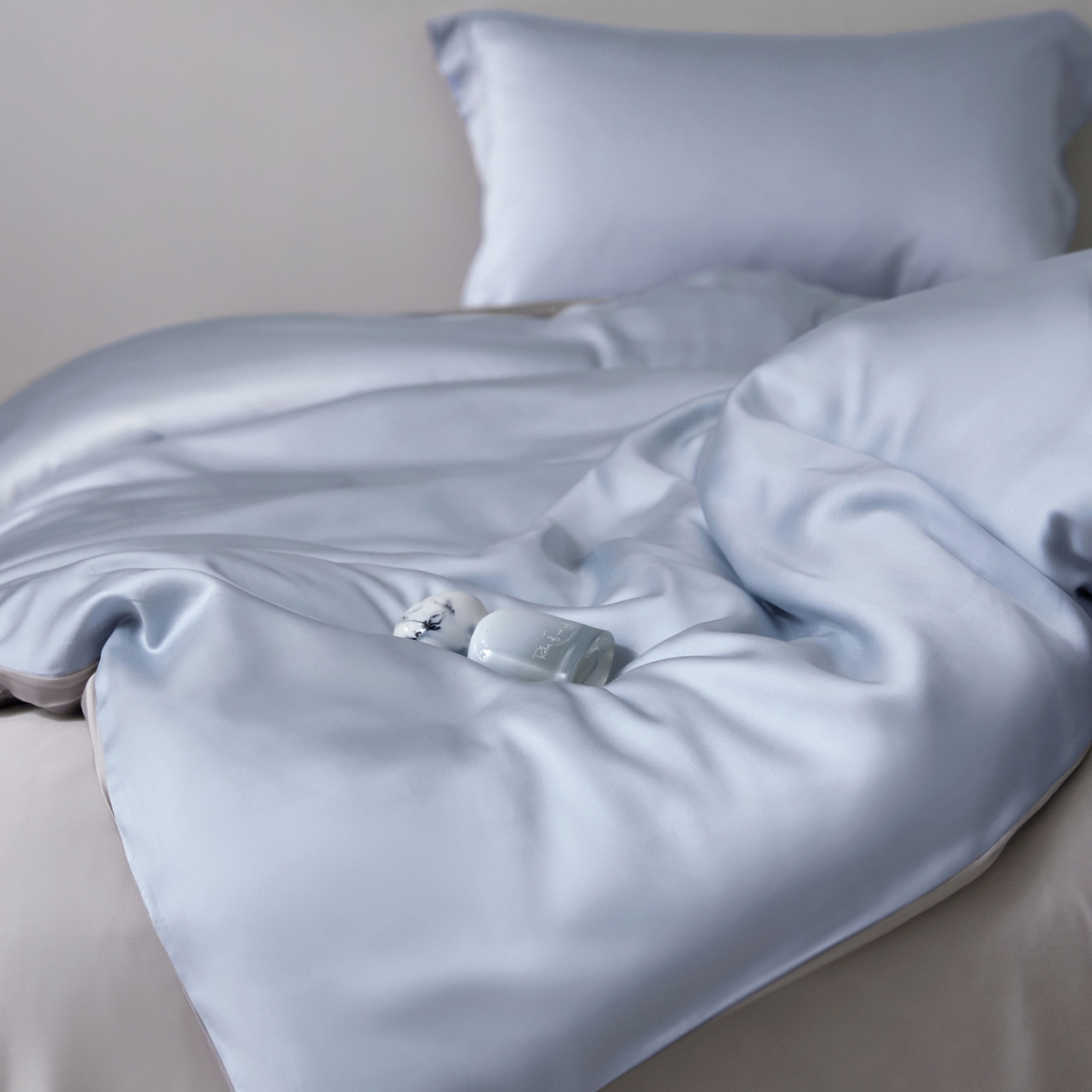 91家纺网 家纺一手货源 找家纺 花愿（原花纪） 2026春夏新款全棉纯棉纯色双拼四件套-安娜 安娜-浅天蓝+珍珠灰