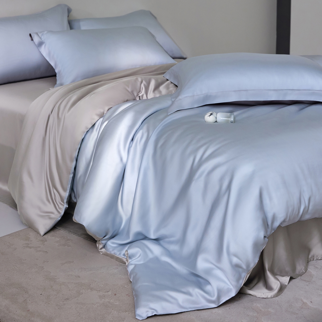 91家纺网 家纺一手货源 找家纺 花愿（原花纪） 2026春夏新款全棉纯棉纯色双拼四件套-安娜 安娜-浅天蓝+珍珠灰