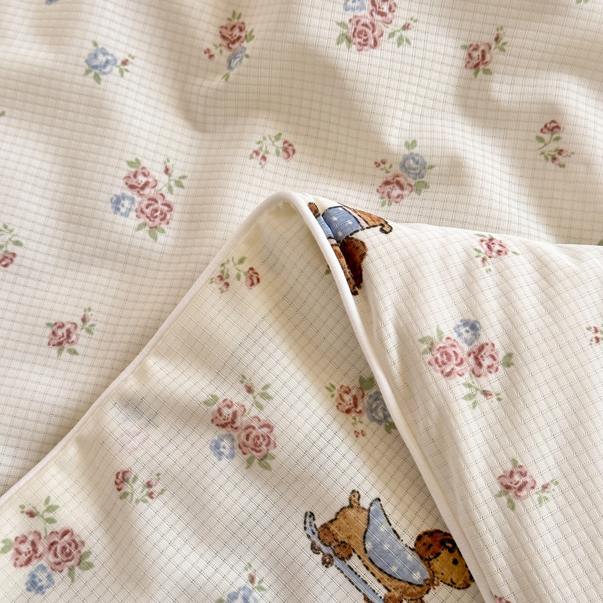 91家纺网 家纺一手货源 找家纺 寐居家纺 2026新款清爽凉感丝夏被夏凉被空调被 花田小柴