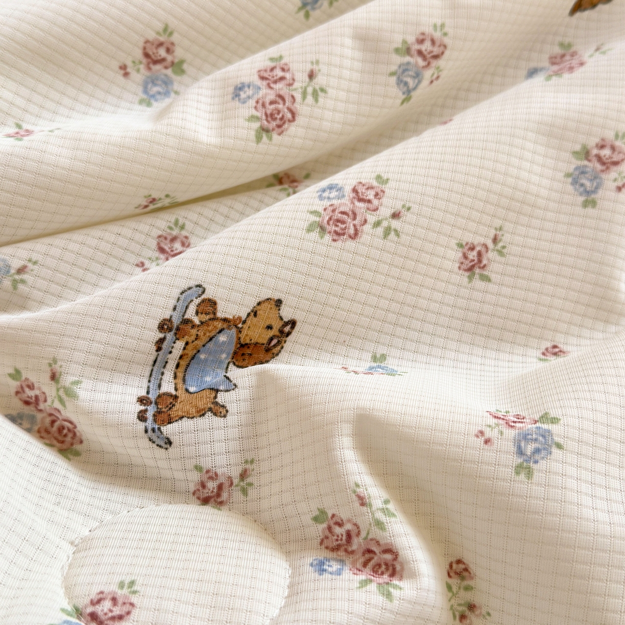 91家纺网 家纺一手货源 找家纺 寐居家纺 2026新款清爽凉感丝夏被夏凉被空调被 花田小柴