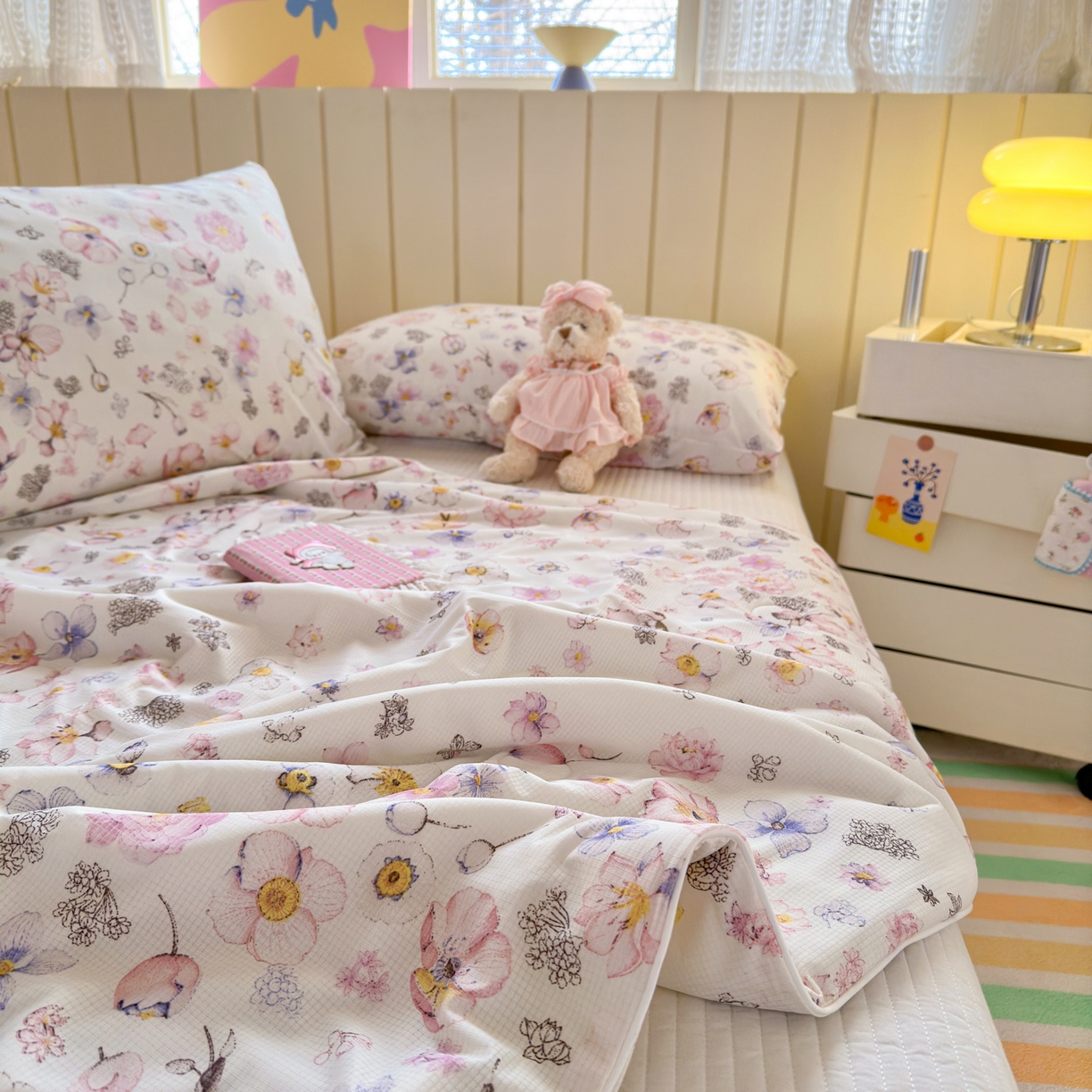 91家纺网 家纺一手货源 找家纺 寐居家纺 2026新款清爽凉感丝夏被夏凉被空调被 花信风来