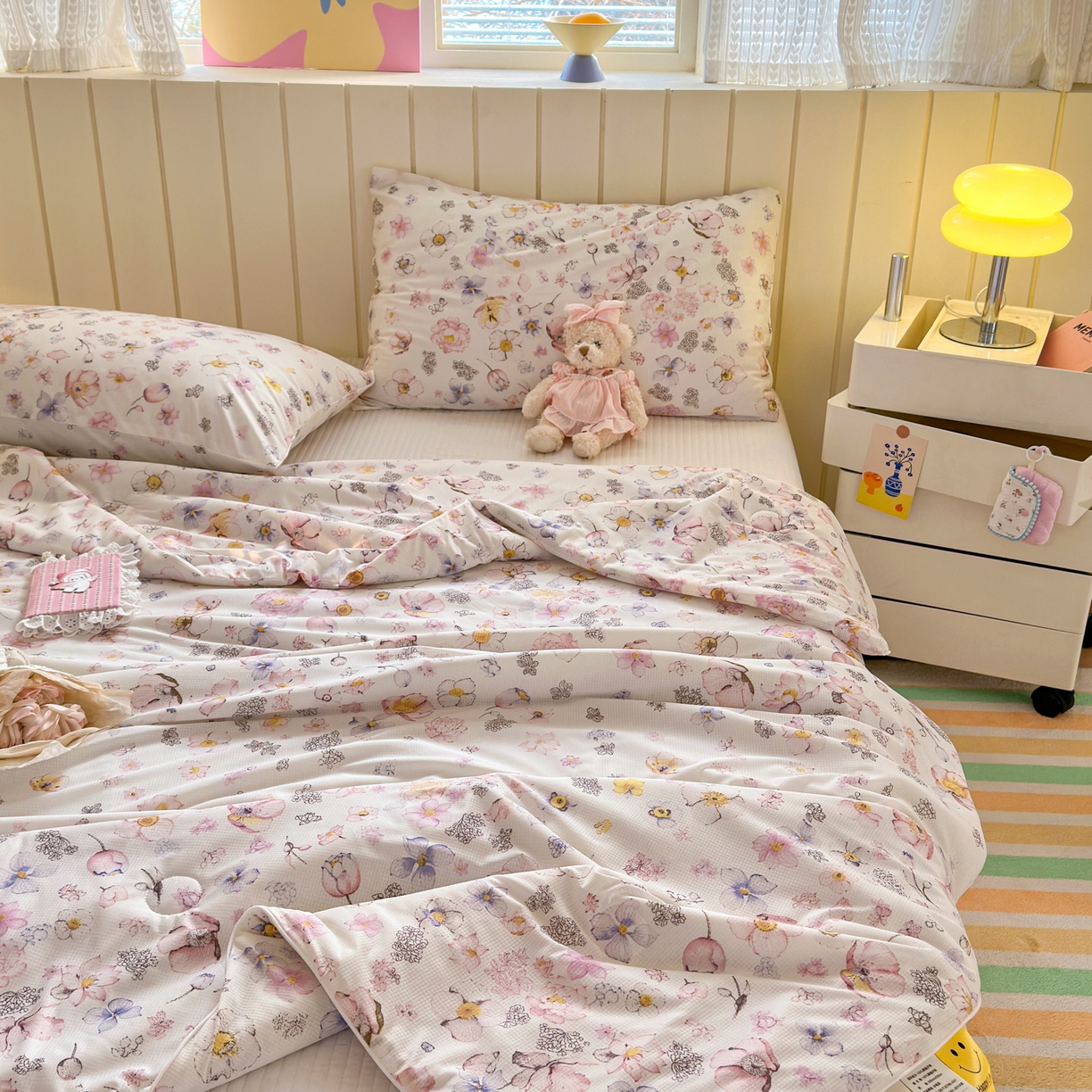 91家纺网 家纺一手货源 找家纺 寐居家纺 2026新款清爽凉感丝夏被夏凉被空调被 花信风来