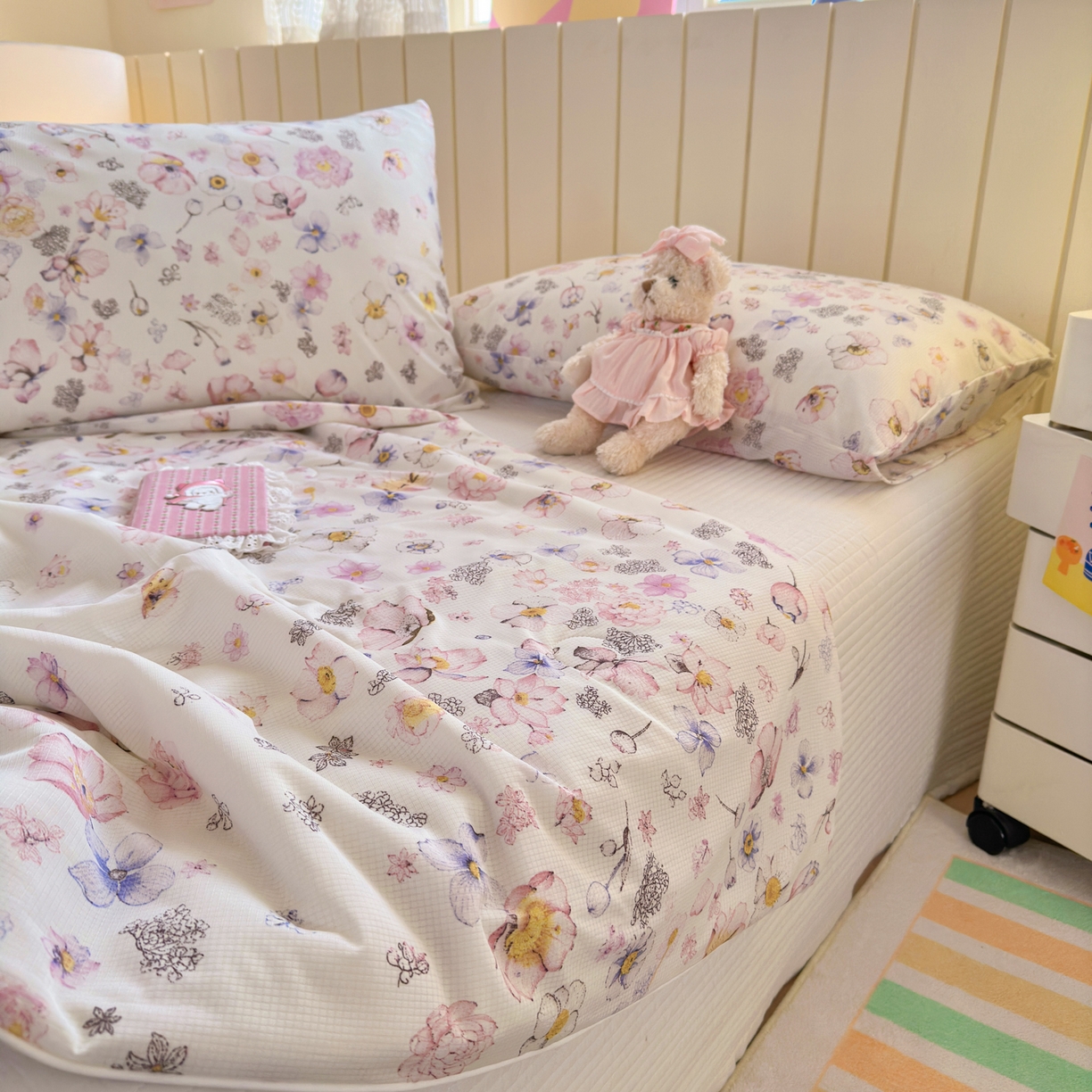 91家纺网 家纺一手货源 找家纺 寐居家纺 2026新款清爽凉感丝夏被夏凉被空调被 花信风来